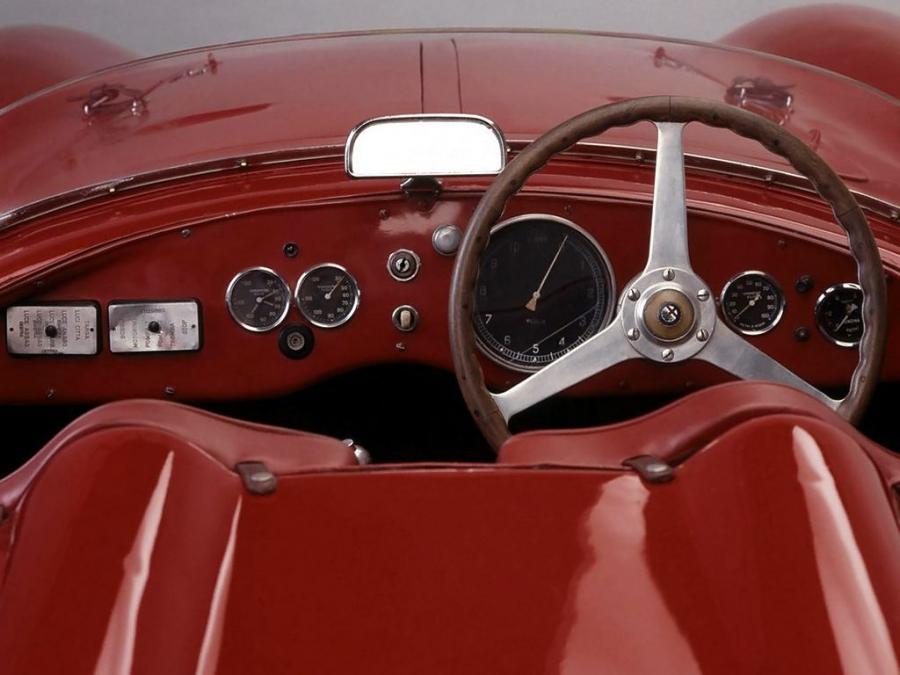 Торпедо Alfa Romeo 1900 C52 Disco Volante Spider (1359) 1952 года  (фото 12 из 26)
